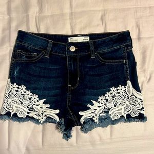 Ardene denim shorts/ shortie/ short court/ regular rise/